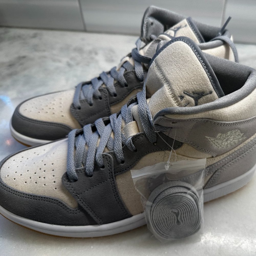NEW Nike Air Jordan 1 Mid SE Coconut Milk Particle Grey Mens Size 10.5